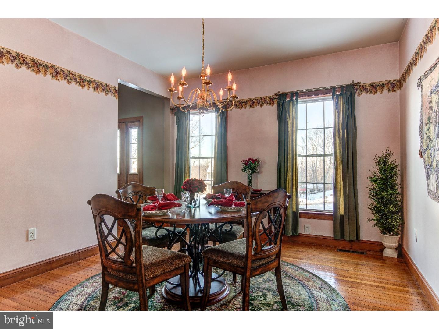 221 Overlook Road Morgantown, PA 19543 - Photo 5 of 25 Dining Room