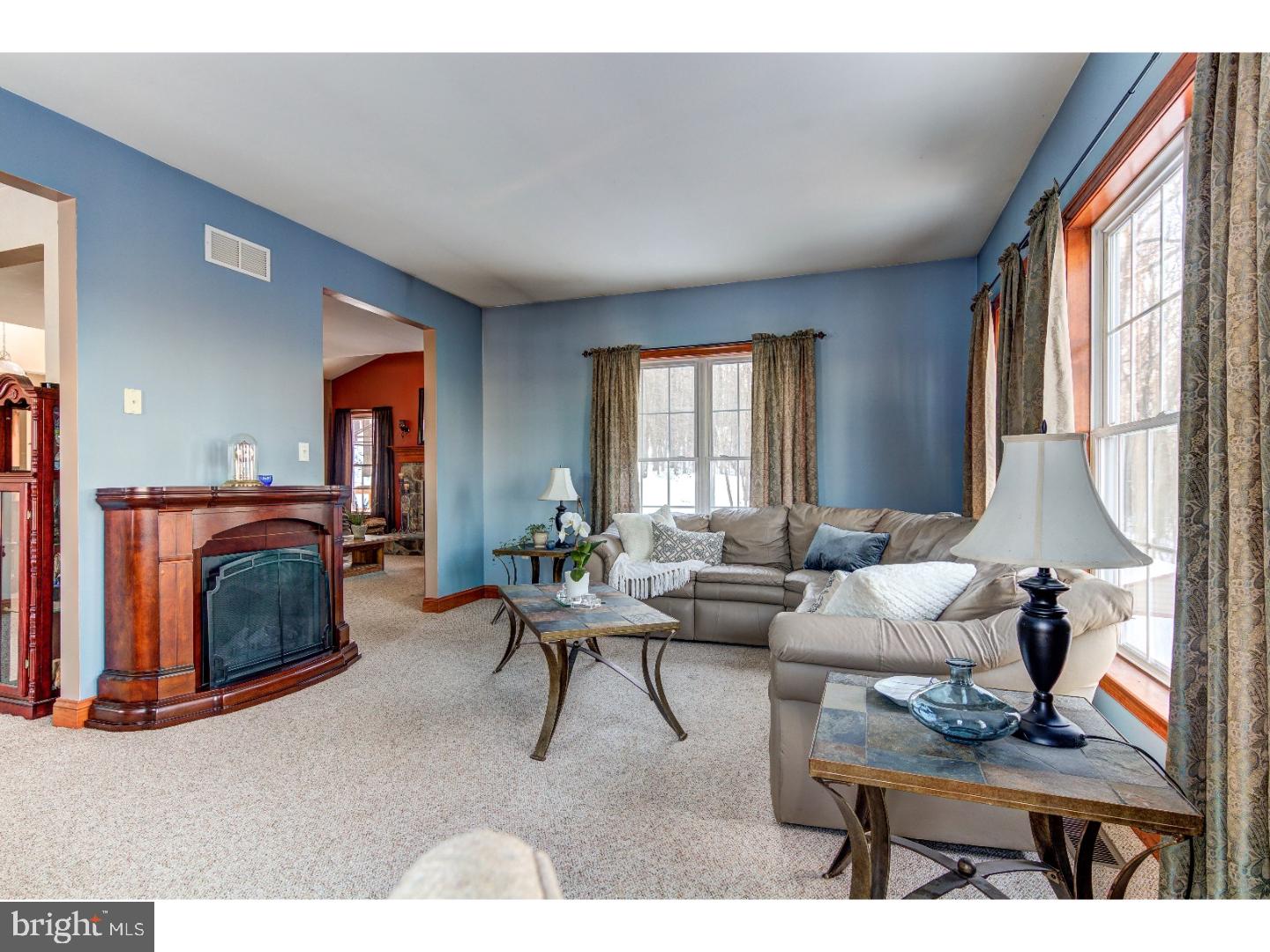 221 Overlook Road Morgantown, PA 19543 - Photo 8 of 25 Great Room