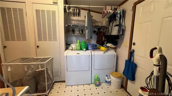 $343,000 | 28721 Keystone Drive, Rocky Mount, MO 65072