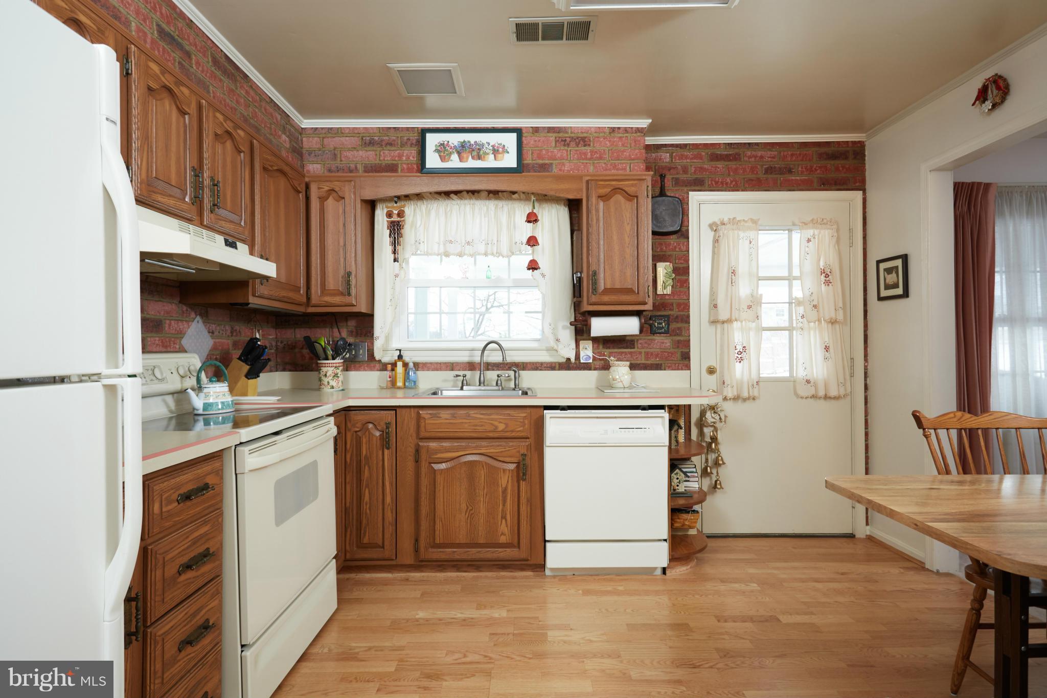 1204 Kennedy Road Sterling, VA 20164 - Photo 4 of 29 Kitchen