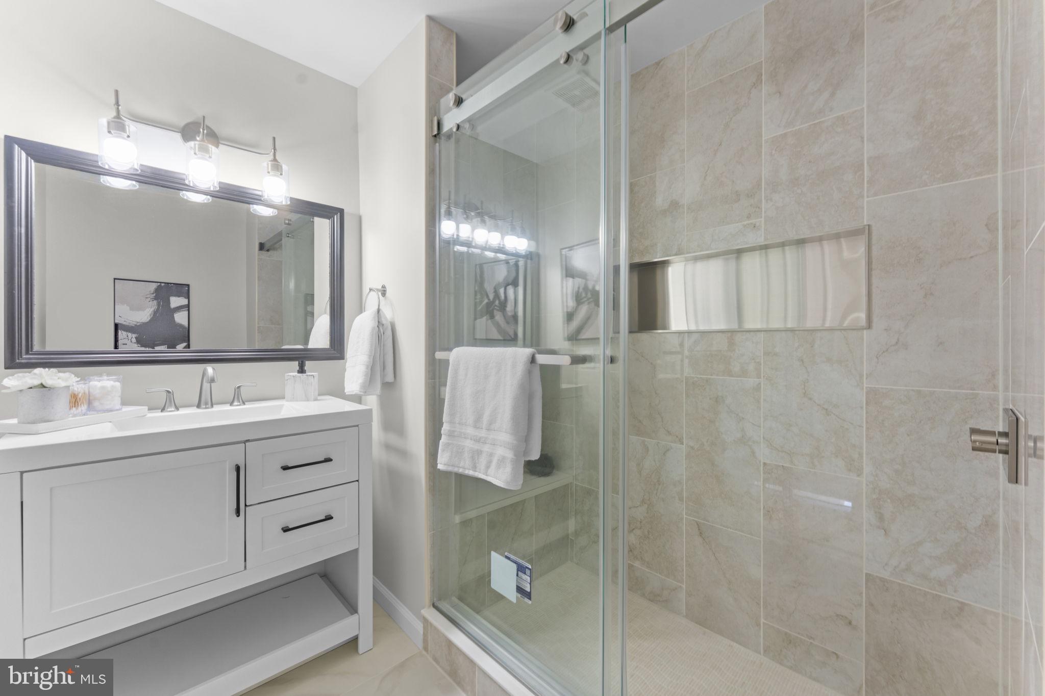 4031 Chetham Way Woodbridge, VA 22192 - Photo 43 of 69 Priamry bath