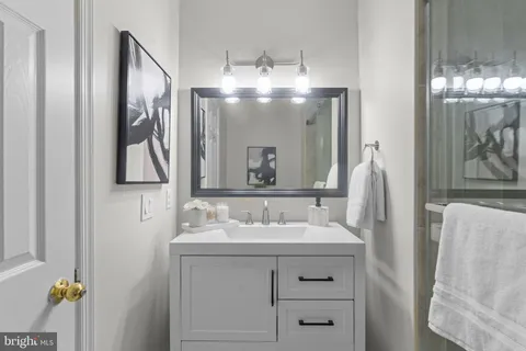 $400,000 | 4031 Chetham Way, Woodbridge, VA 22192