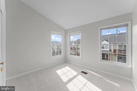 $400,000 | 4031 Chetham Way, Woodbridge, VA 22192