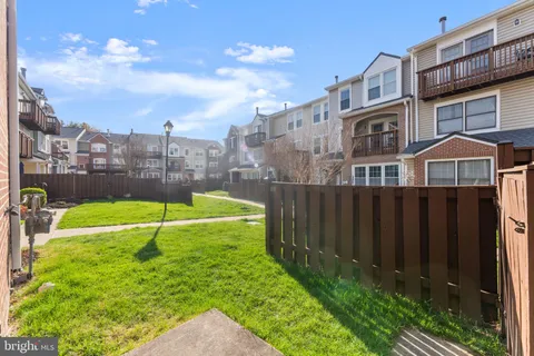 $400,000 | 4031 Chetham Way, Woodbridge, VA 22192