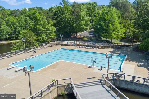 $400,000 | 4031 Chetham Way, Woodbridge, VA 22192