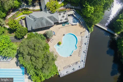 $400,000 | 4031 Chetham Way, Woodbridge, VA 22192