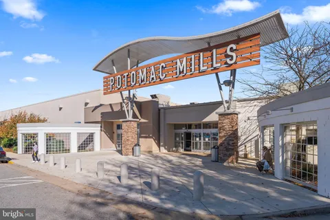 $400,000 | 4031 Chetham Way, Woodbridge, VA 22192