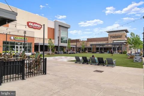 $400,000 | 4031 Chetham Way, Woodbridge, VA 22192