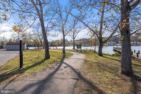 $400,000 | 4031 Chetham Way, Woodbridge, VA 22192