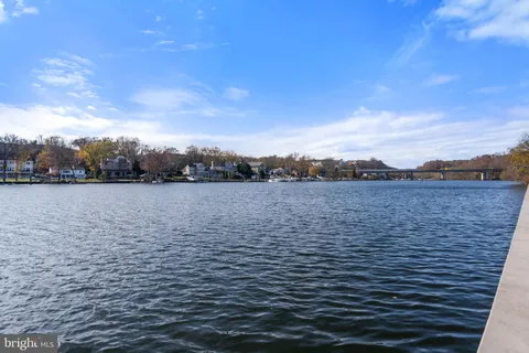 $400,000 | 4031 Chetham Way, Woodbridge, VA 22192