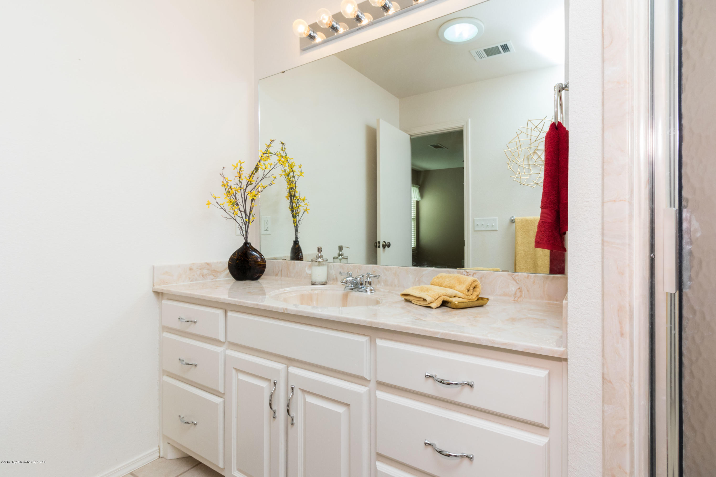 4414 Kingston Road Amarillo, TX 79109 - Photo 25 of 34 Master bath 2