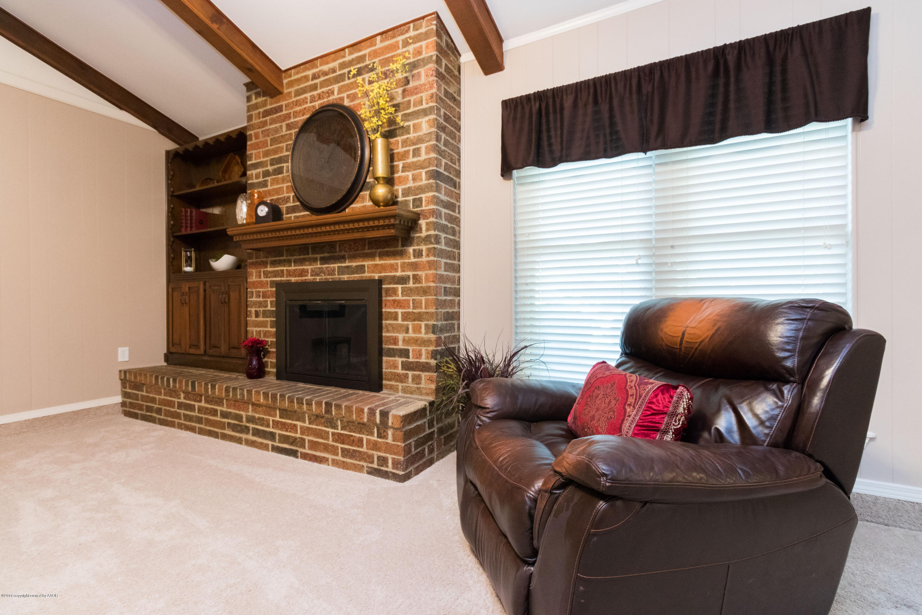 4414 Kingston Road Amarillo, TX 79109 - Photo 5 of 34 Living room 2
