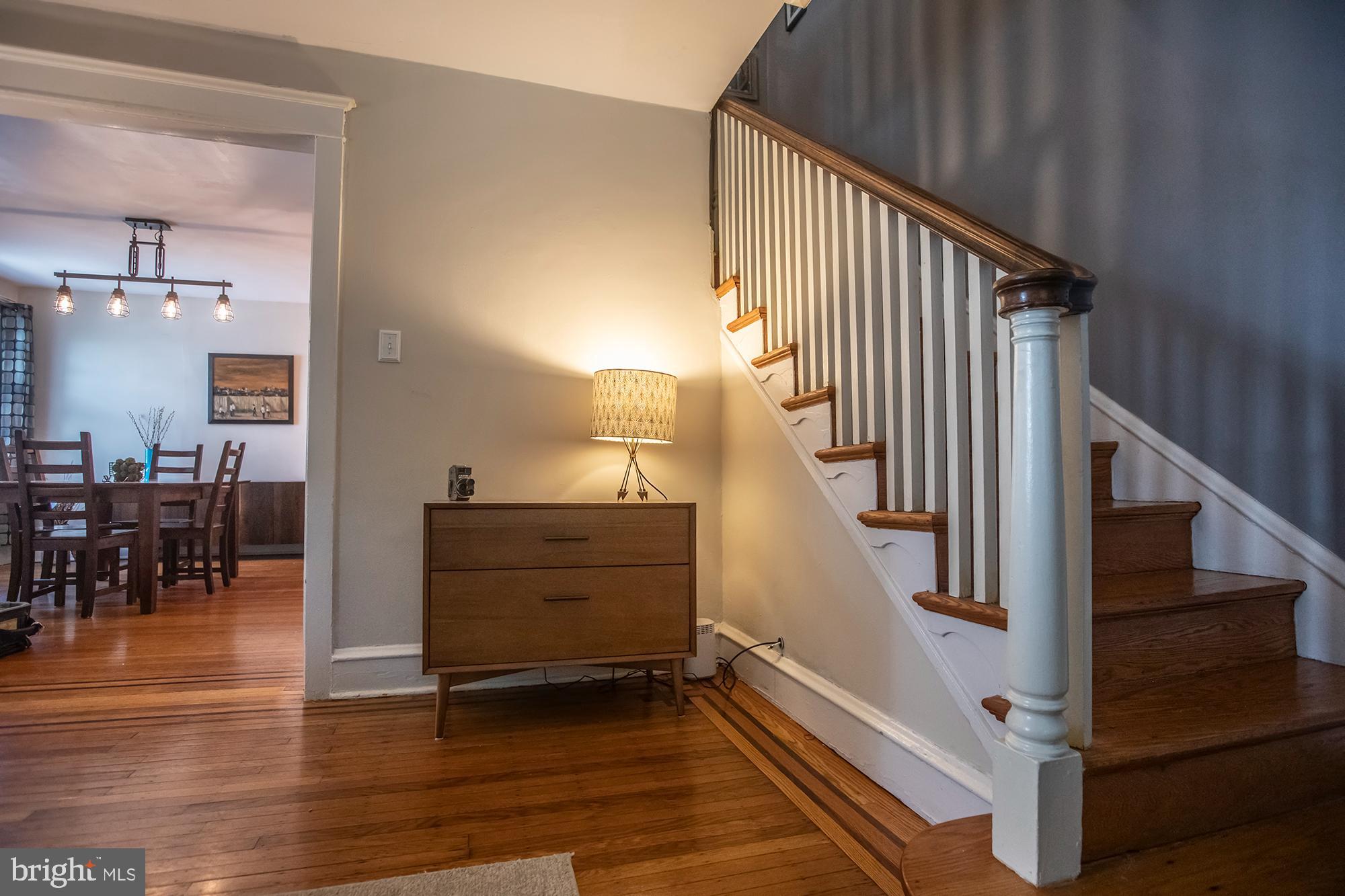 336 Wellesley Road Philadelphia, PA 19119 - Photo 5 of 27 Living room
