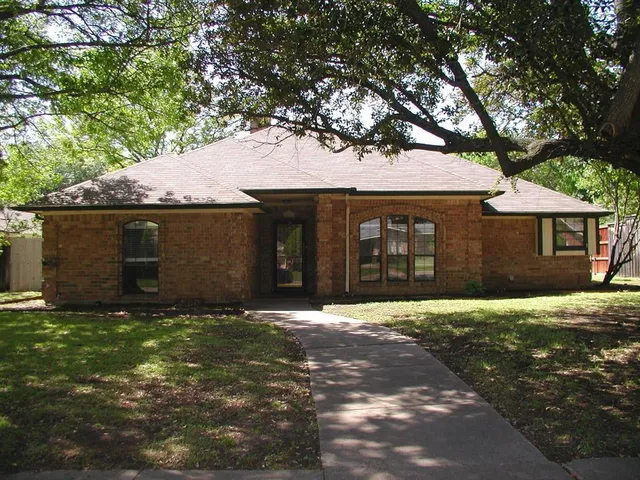$2,350 | 908 Spring Brook Drive, Allen, TX 75002