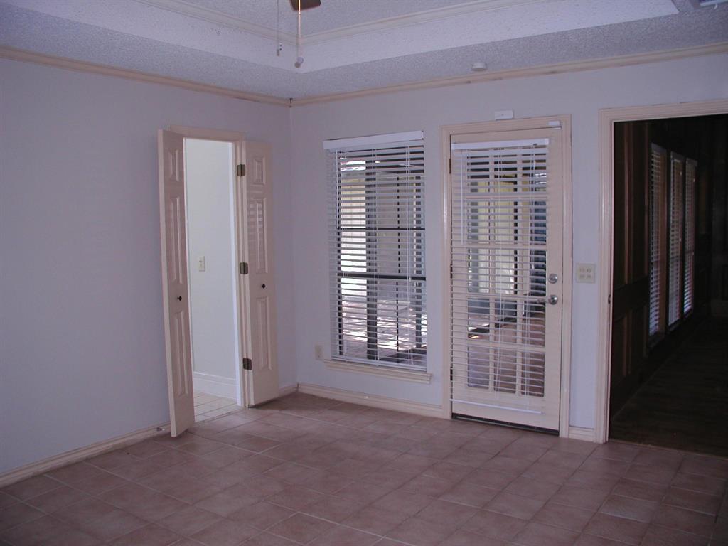 908 Spring Brook Drive Allen, TX 75002 - Photo 7 of 10