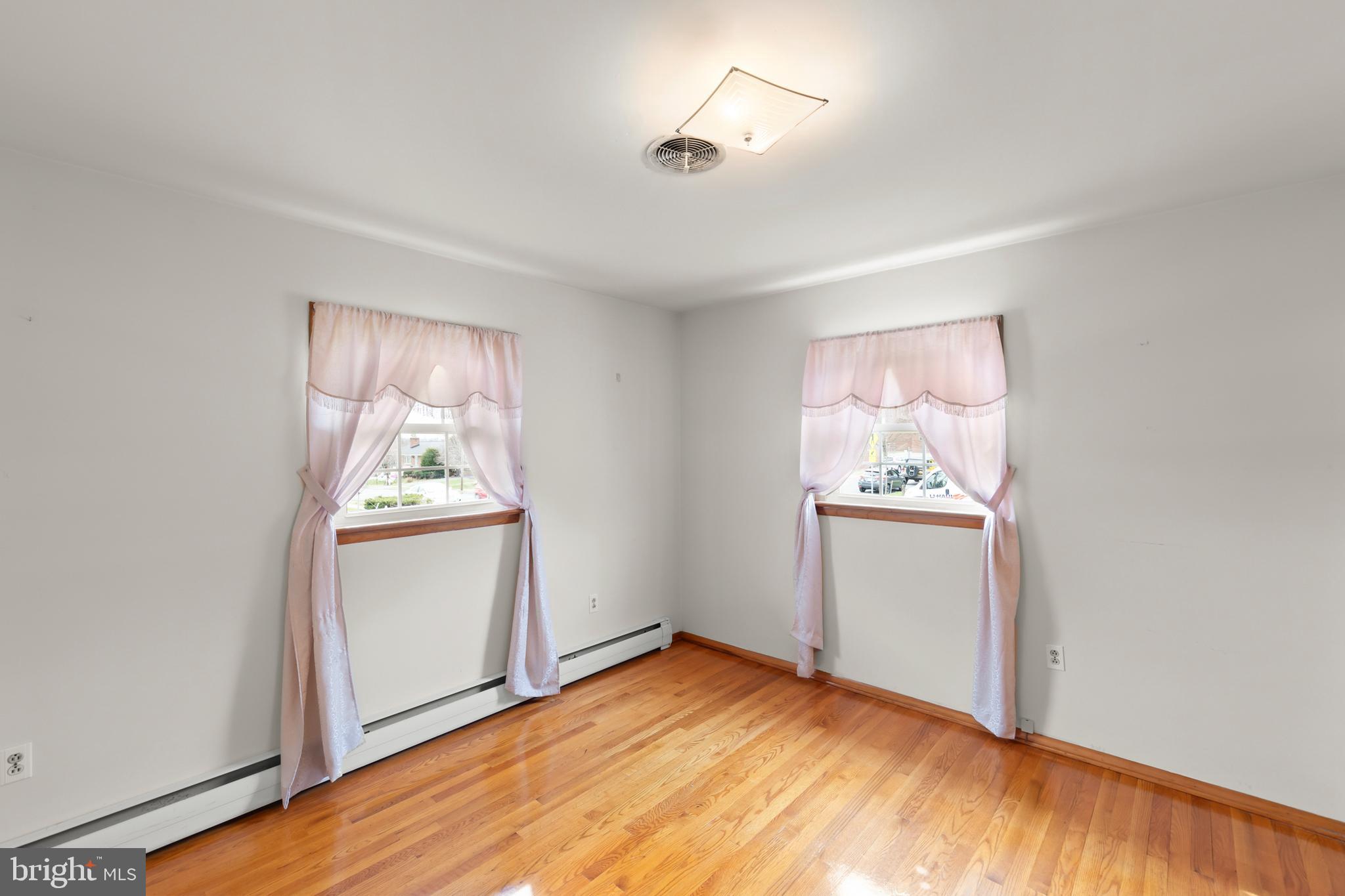 101 Molden Drive Winchester, VA 22601 - Photo 17 of 28 Third bedroom