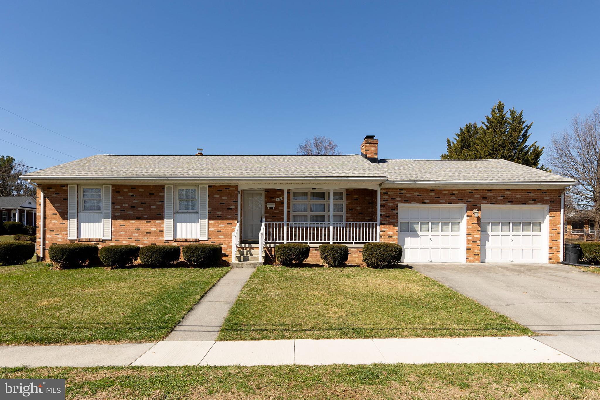 101 Molden Drive Winchester, VA 22601 - Photo 2 of 28 All brick w/ new roof