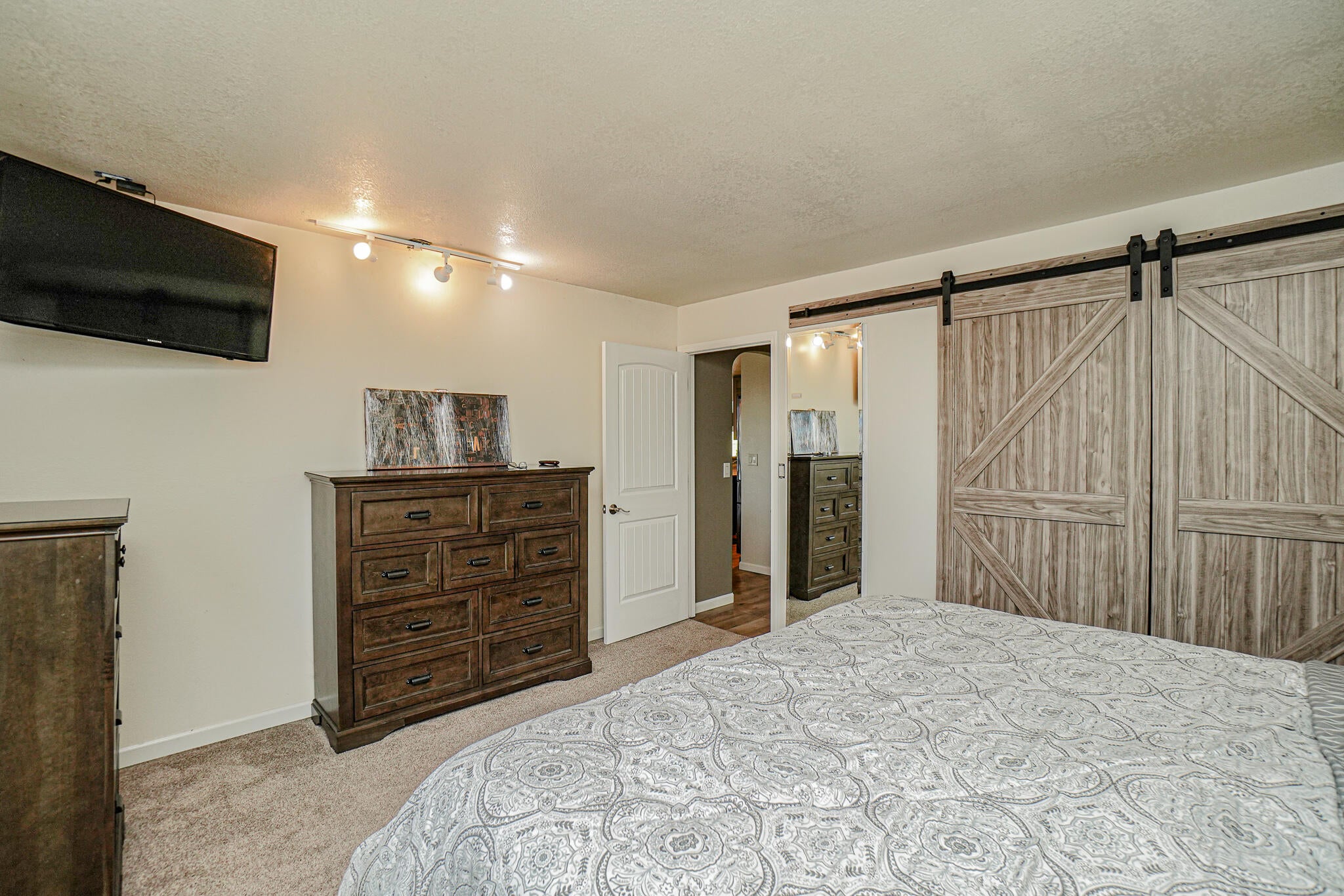 10699 Meadows Road White City, OR 97503 - Photo 42 of 47 DSC00660