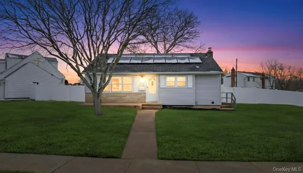 $789,999 | 41 Winding Road, Hicksville, NY 11801