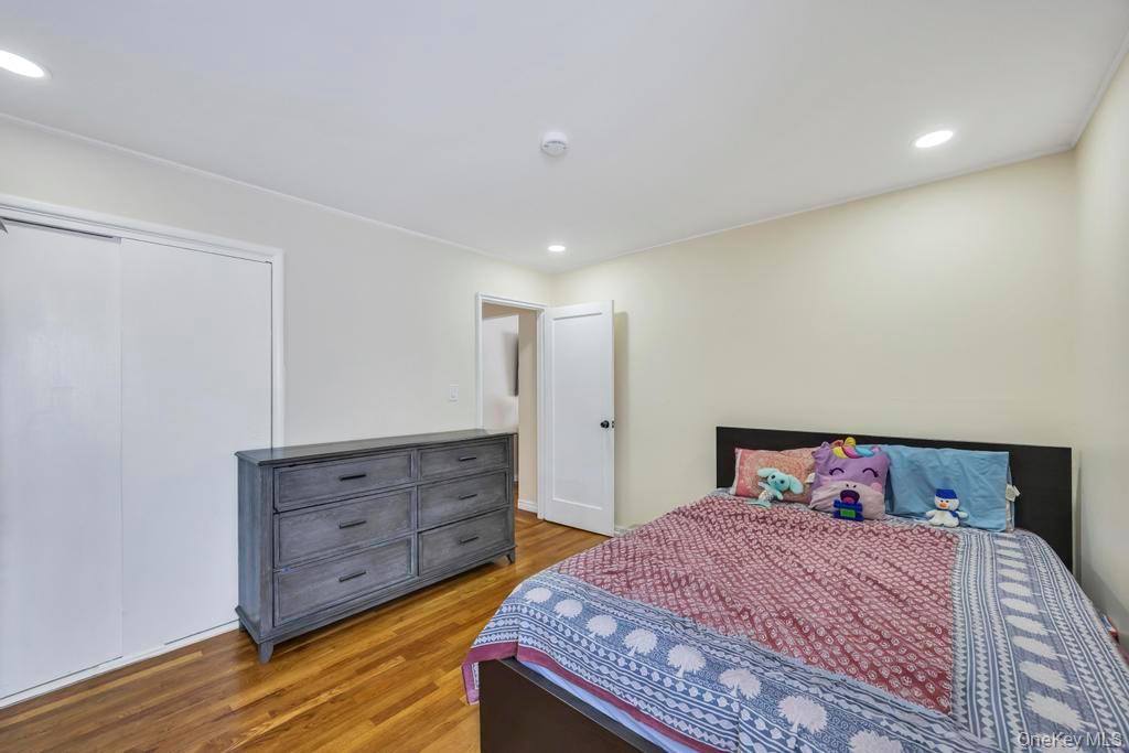 41 Winding Road Hicksville, NY 11801 - Photo 12 of 18