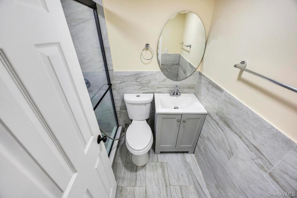 41 Winding Road Hicksville, NY 11801 - Photo 14 of 18