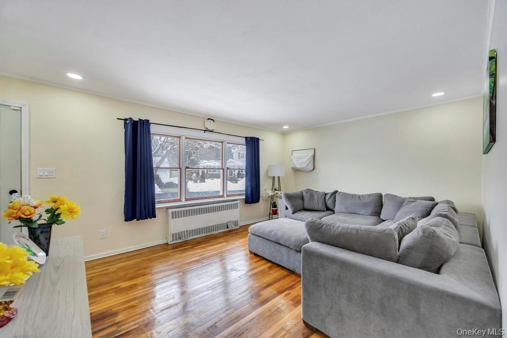 41 Winding Road Hicksville, NY 11801 - Photo 4 of 18