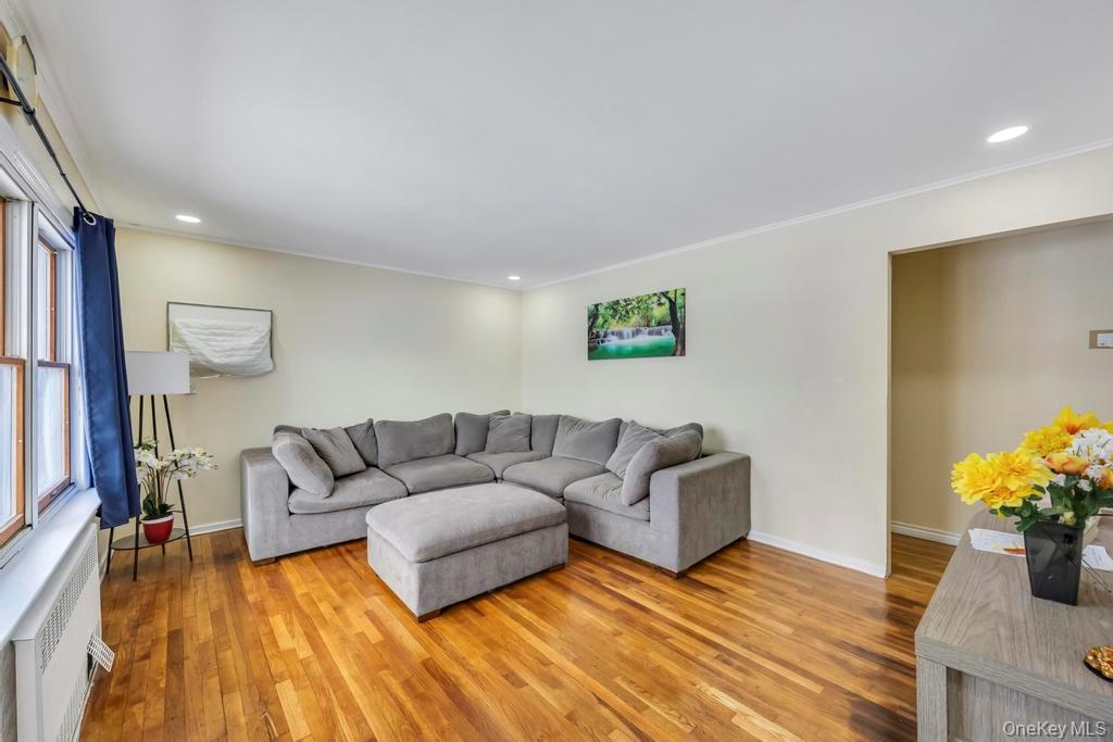 41 Winding Road Hicksville, NY 11801 - Photo 5 of 18