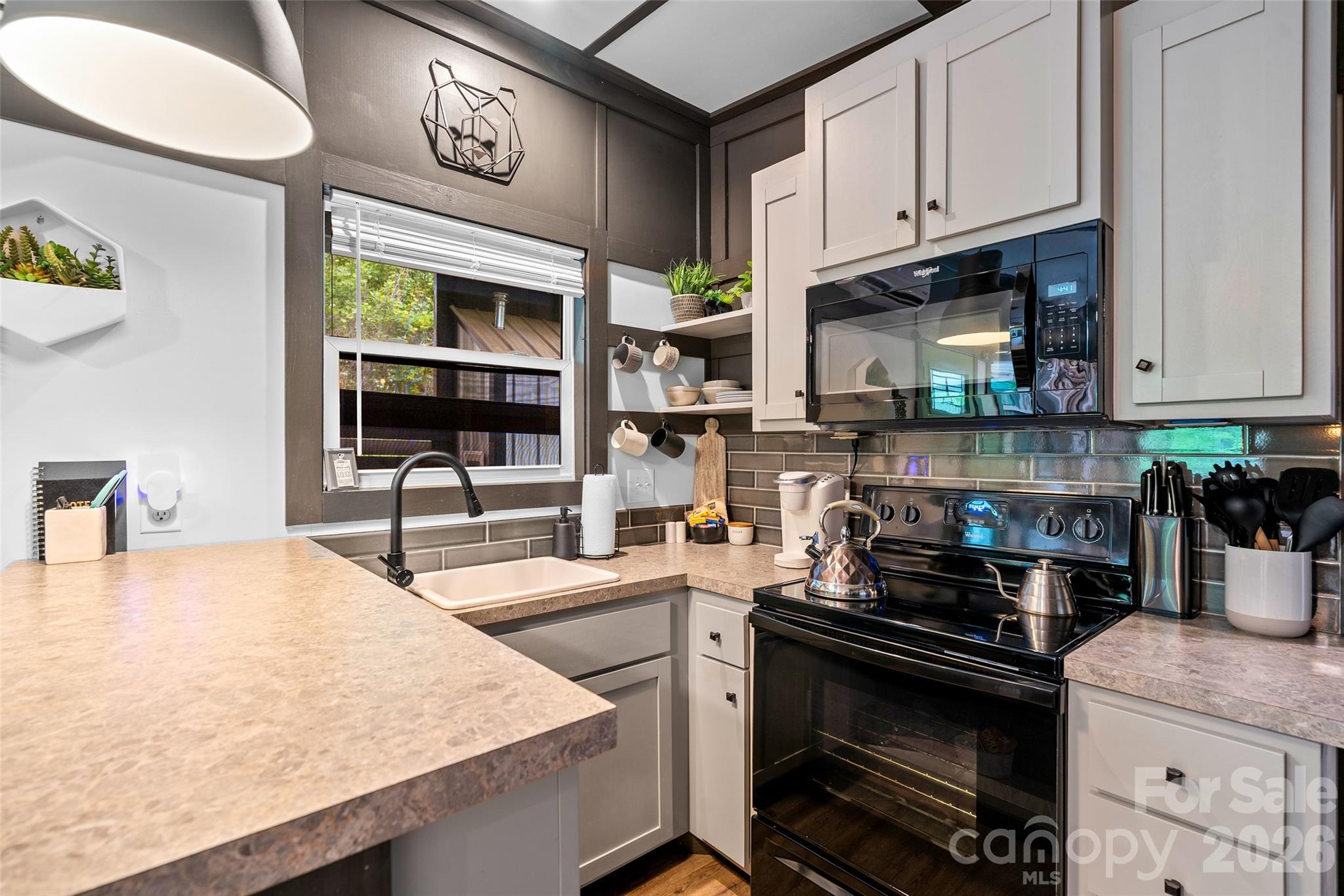 787 Ridge Road Marion, NC 28752 - Photo 5 of 38 Gallery Image 5