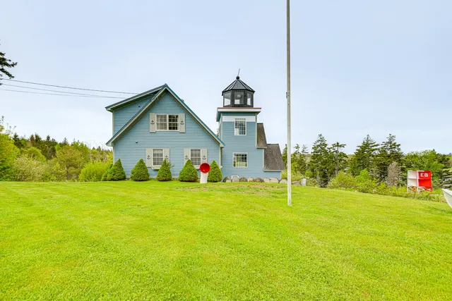 $925,000 | 508 Tremont Road, Tremont, ME 04612