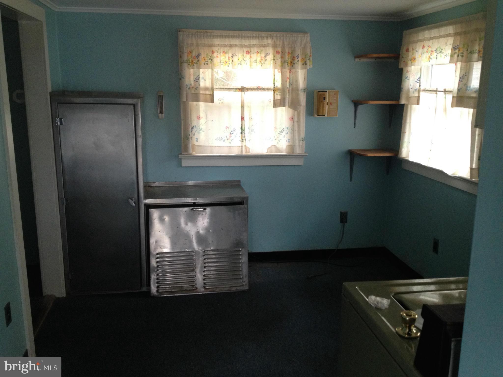 6067 Drum Point Road Deale, MD 20751 - Photo 4 of 10 Interior (General)