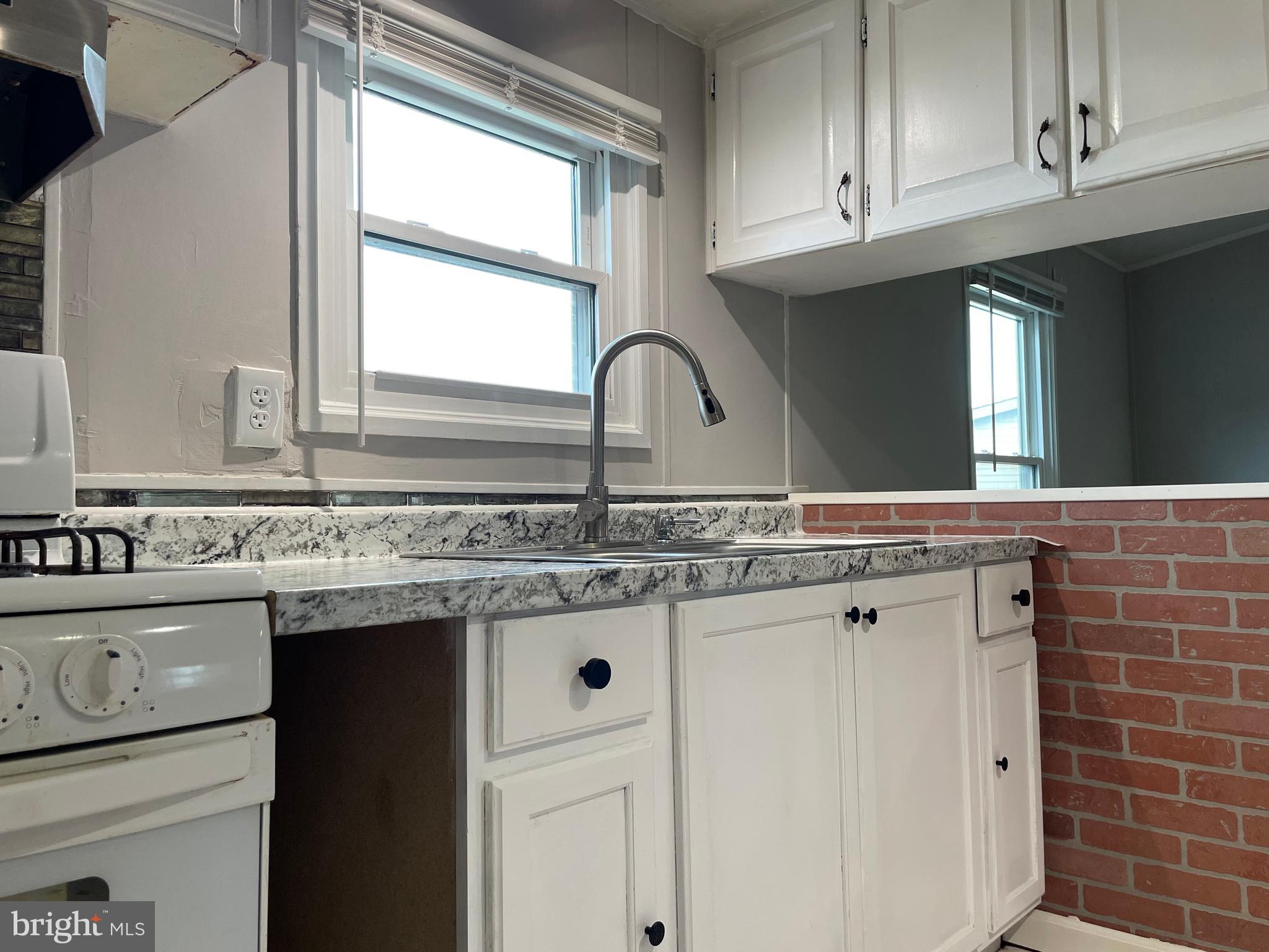 341 Jacobs Loop, Unit 16 Bear, DE 19701 - Photo 12 of 28 Well Lit Kitchen