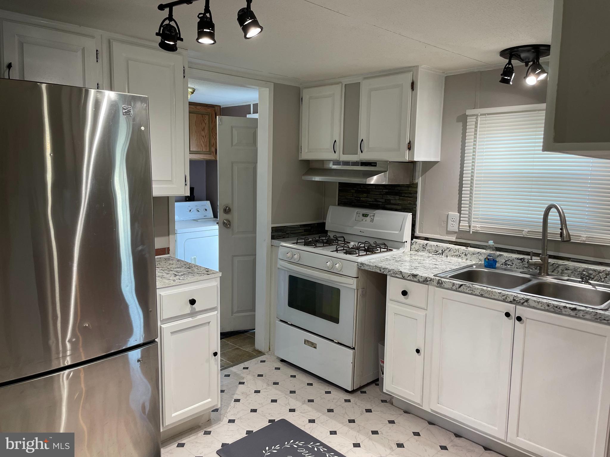 341 Jacobs Loop, Unit 16 Bear, DE 19701 - Photo 15 of 28 Gas Stove