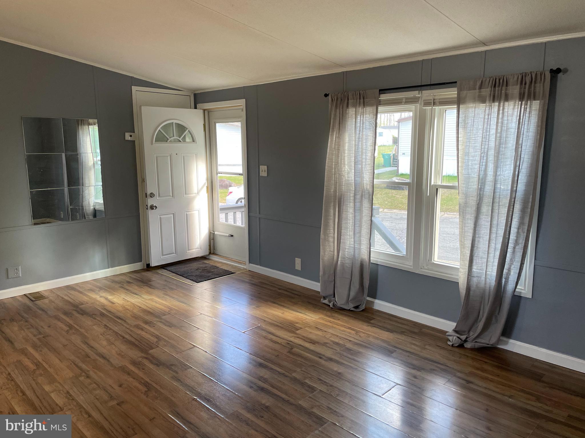 341 Jacobs Loop, Unit 16 Bear, DE 19701 - Photo 10 of 28 Living Room