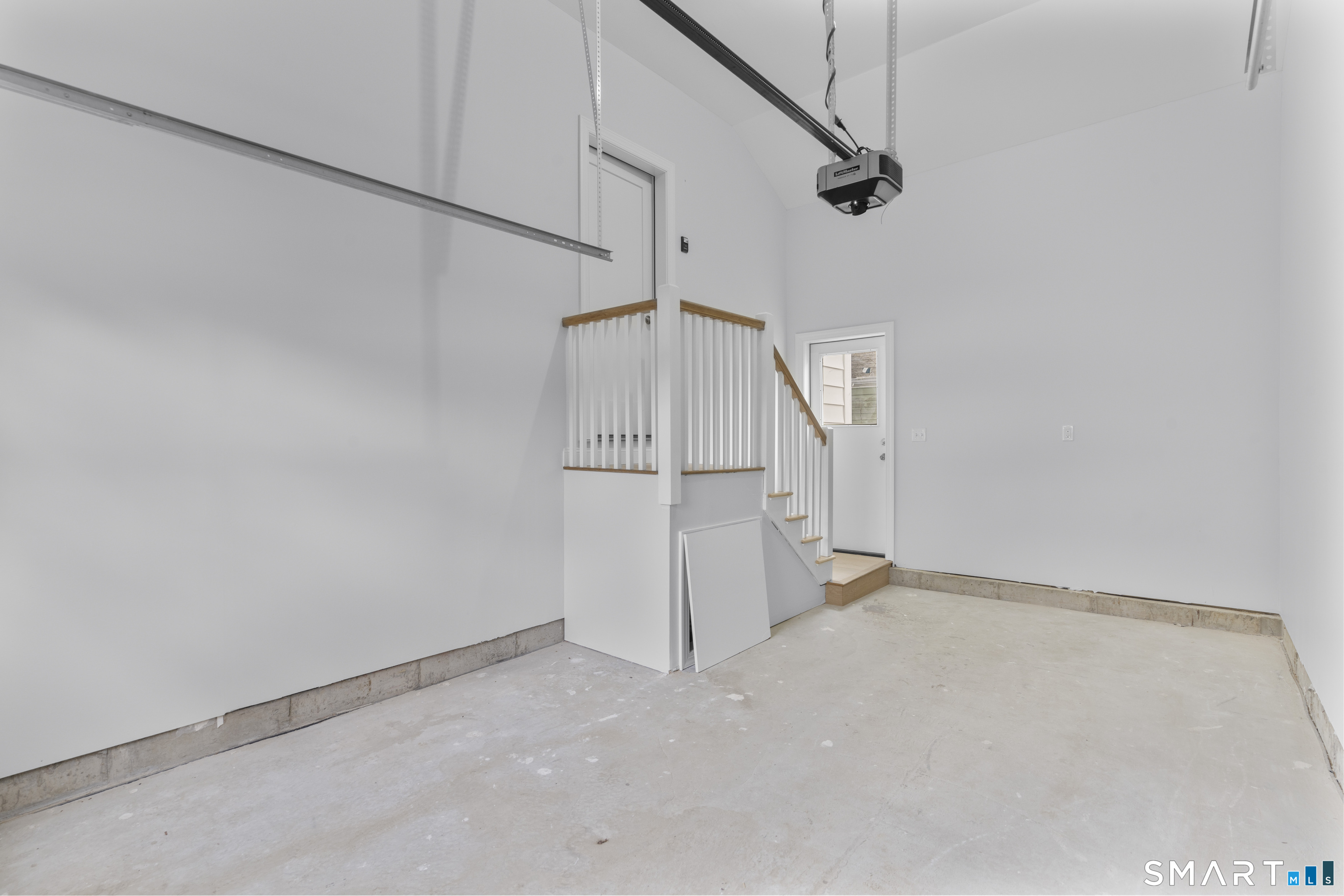183 Vesper Street Fairfield, CT 06825 - Photo 24 of 40 a view of a interior of the house