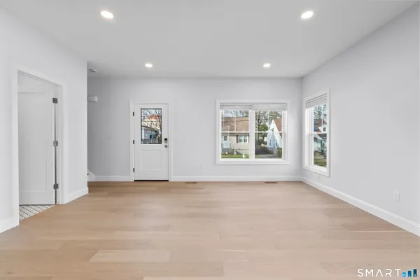 $5,800 | 183 Vesper Street, Fairfield, CT 06825