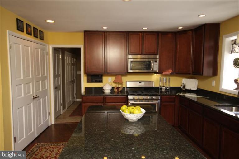16459 Frederick Road Woodbine, MD 21797 - Photo 16 of 30 Kitchen