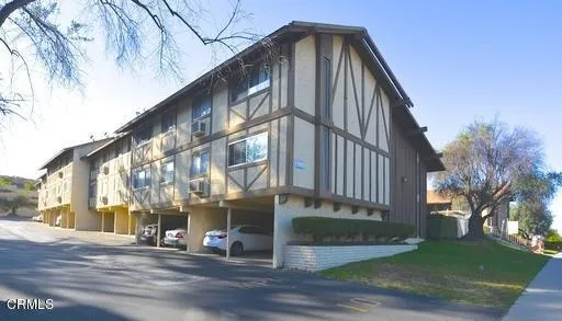 $2,595 | 951 Warwick Avenue, Unit P1, Thousand Oaks, CA 91360