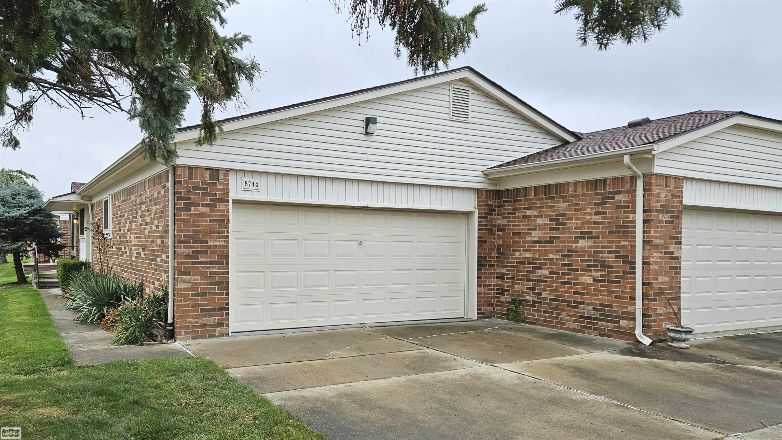 8744 Phoenix Court Warren, MI 48093 - Photo 1 of 21