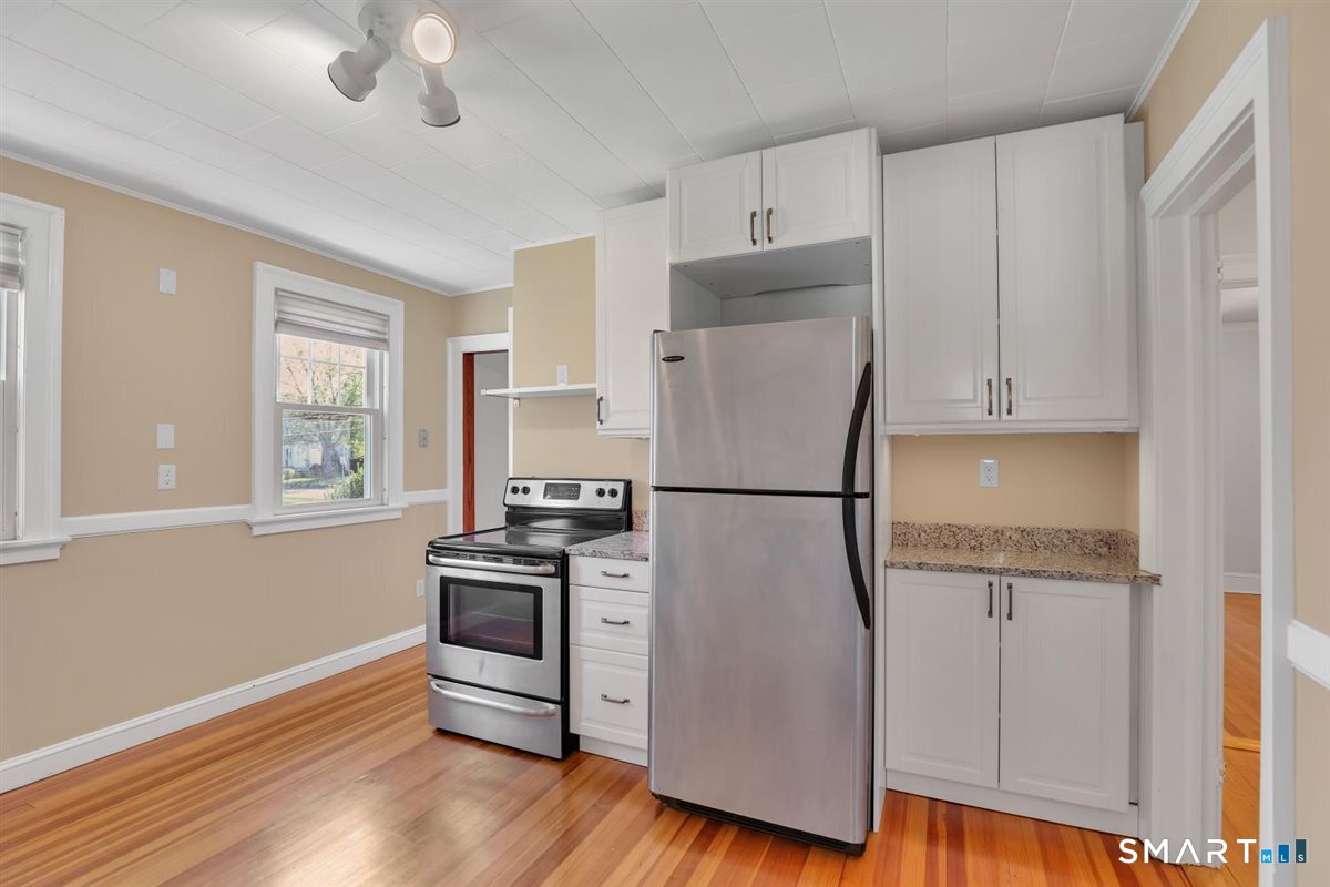 152 Brace Road West Hartford, CT 06107 - Photo 12 of 31 Gallery Image 12