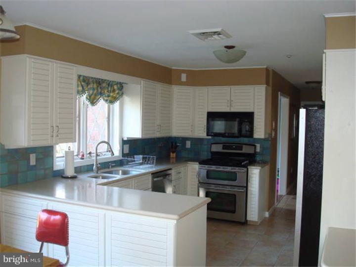 3734 Kings Road Pennsburg, PA 18073 - Photo 9 of 25 Gallery Image 9