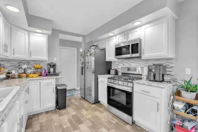 $249,900 | 205 Morning Wind Place, Kendallville, IN 46755