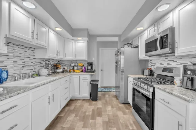 $249,900 | 205 Morning Wind Place, Kendallville, IN 46755