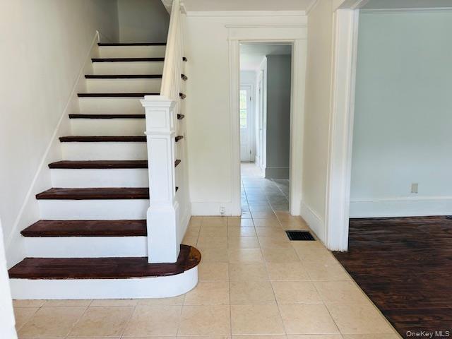 100 Innis Avenue Poughkeepsie, NY 12601 - Photo 4 of 38