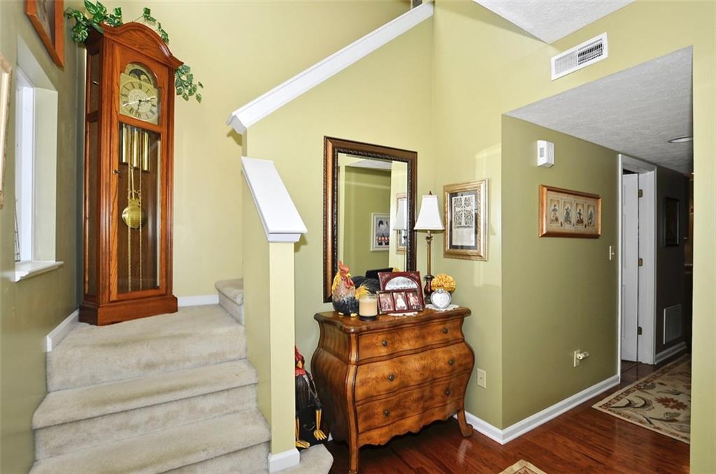 5833 Decatur Ridge Drive Indianapolis, IN 46221 - Photo 10 of 27
