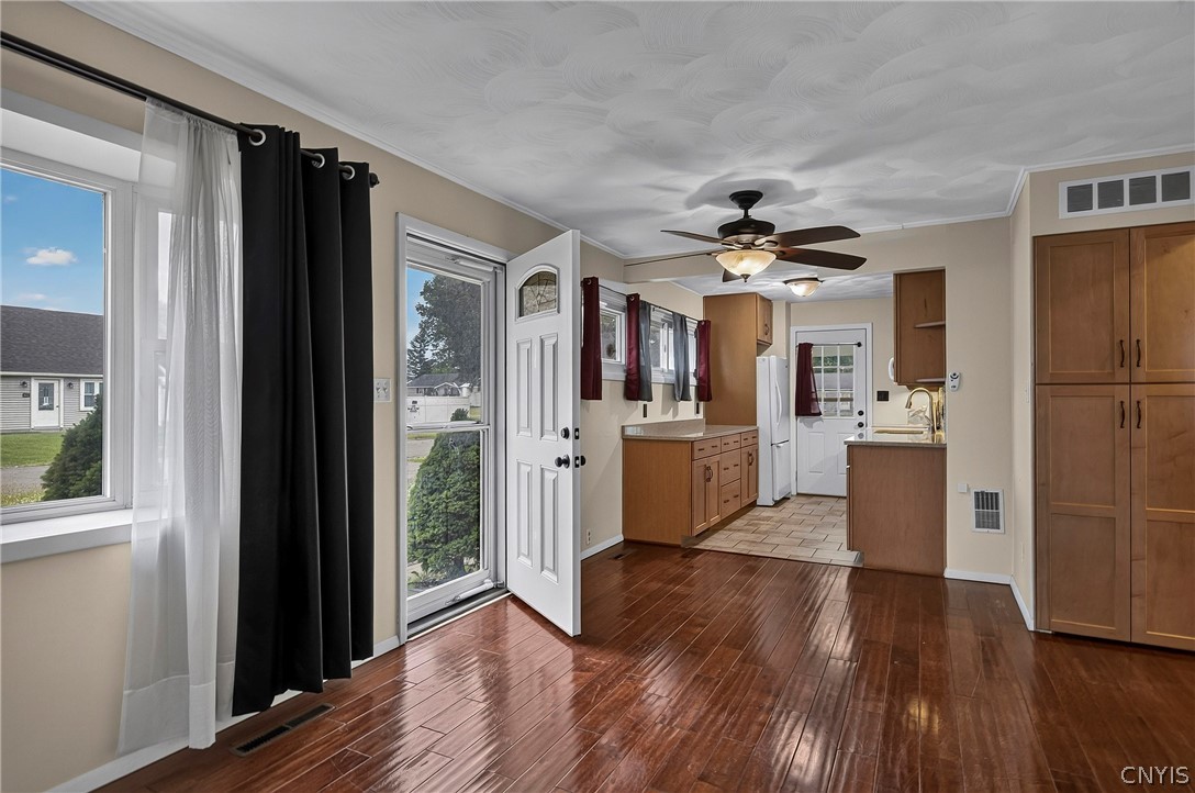 401 Van Dyke Road Utica, NY 13502 - Photo 6 of 50