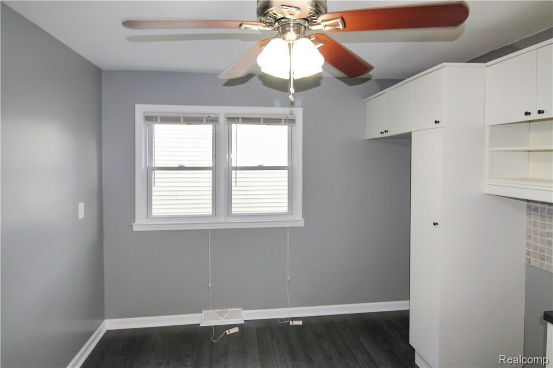 25942 Superior Road Taylor, MI 48180 - Photo 10 of 21 IMG_3354.jpg