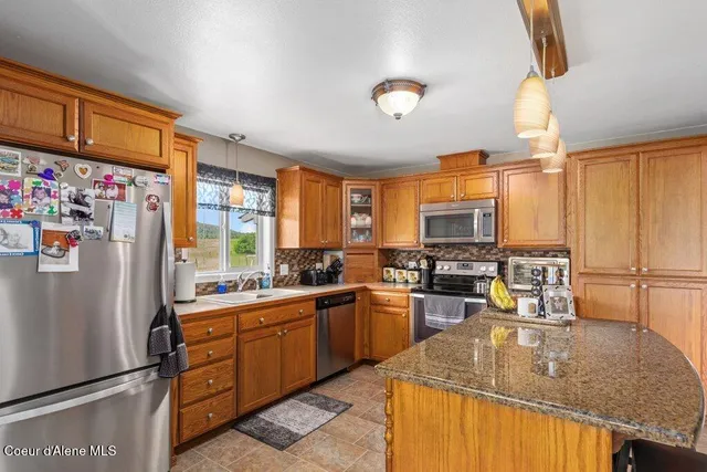 $699,999 | 331 15th Street, Plummer, ID 83851