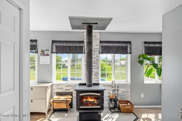 $699,999 | 331 15th Street, Plummer, ID 83851