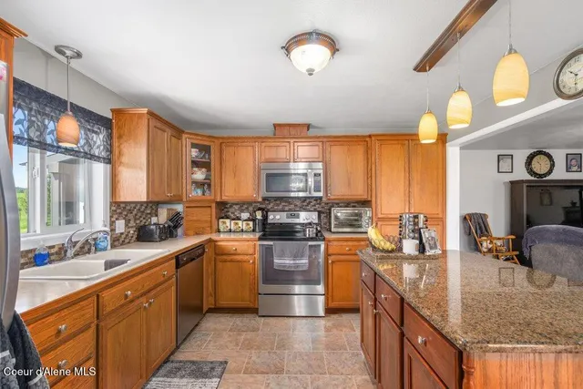 $699,999 | 331 15th Street, Plummer, ID 83851