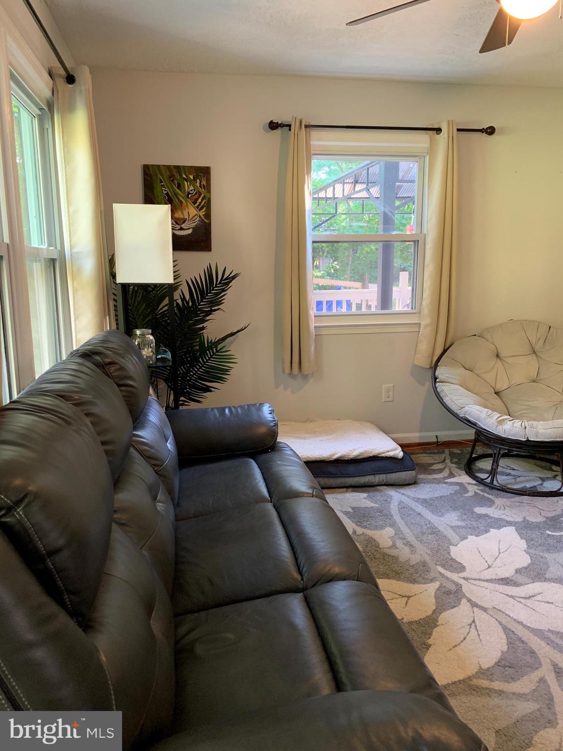 13238 Scotts Mill Road Culpeper, VA 22701 - Photo 5 of 21 Living Room